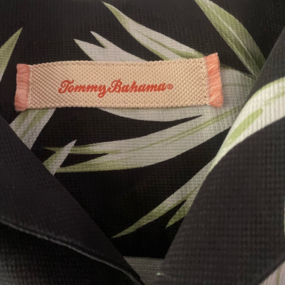 Tommy Bahama Leaf Button-Up Shirt in Black and Lime 100% silk Men’s Large - Picture 3 of 5